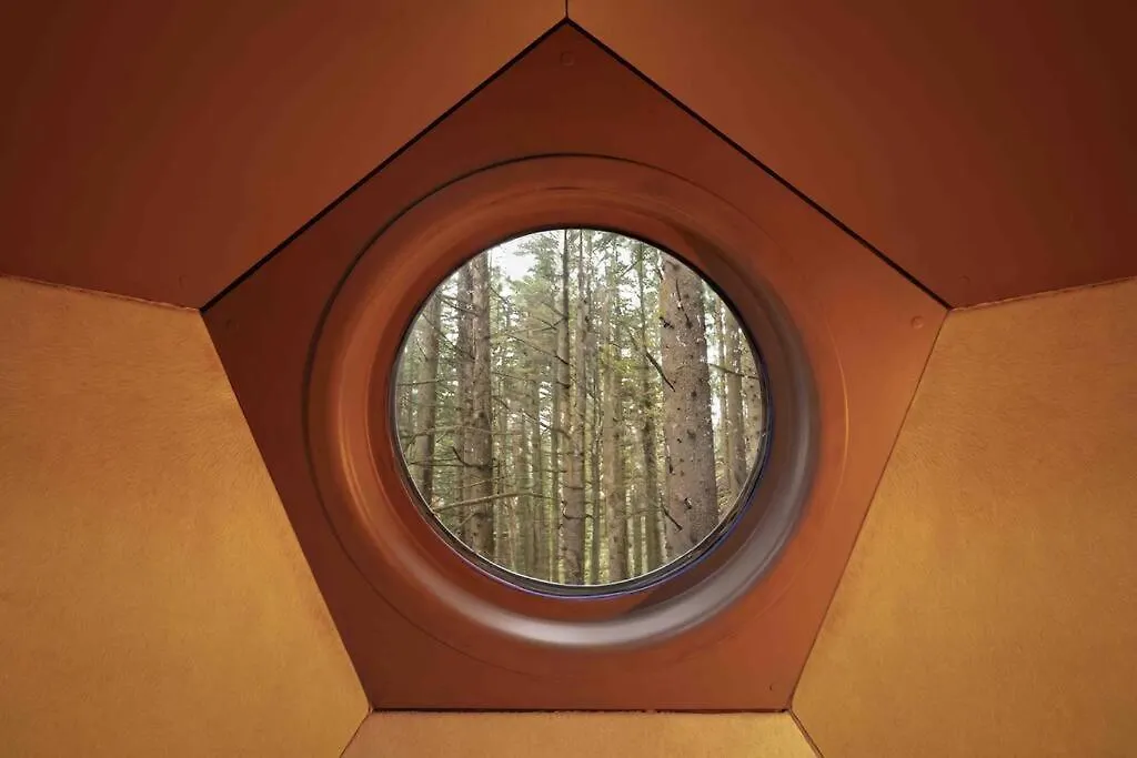 Luxury tent Mirror Globe Kandasphere Saint-Gervais-les-Bains France