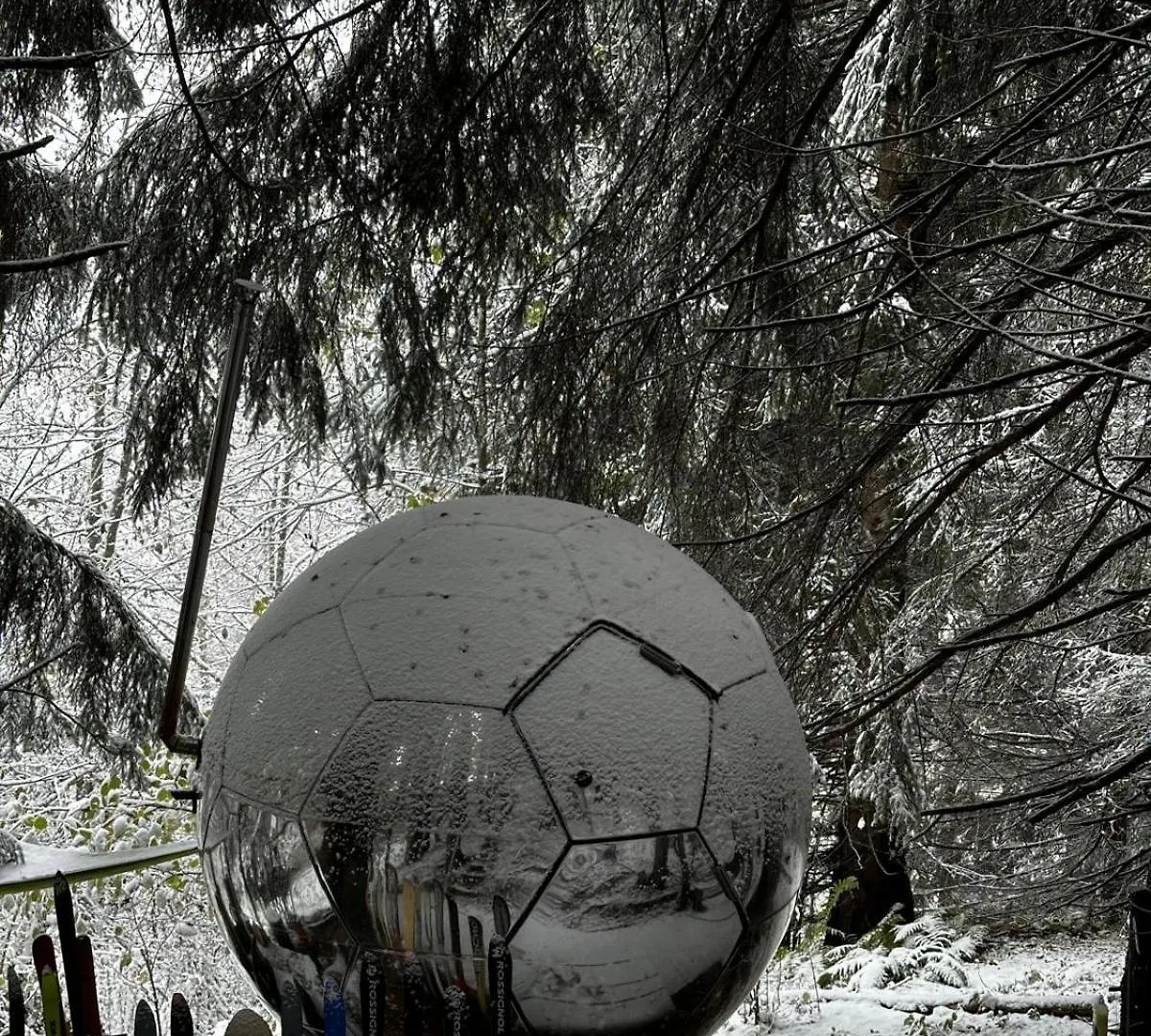 Mirror Globe Kandasphere Saint-Gervais-les-Bains